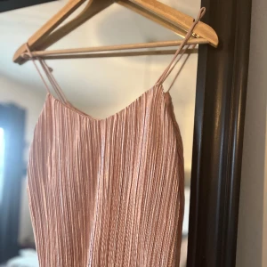 Topp - Rosa ribbad topp från hm