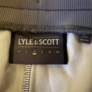 Lyle&scott mjukisbyxor - Oanvändna mjukisbyxor i storlek m 