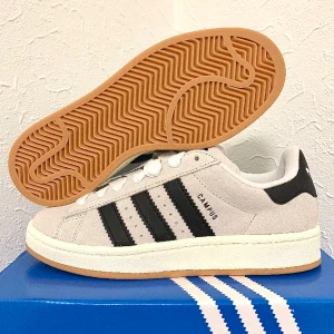 Adidas Campus 00s "Crystal White/Core Black" - Storlek: W US 6 | EU 37 1/3 | 👟  Skick: 10/10 Oanvända   Instagram: Heatonfeet040 