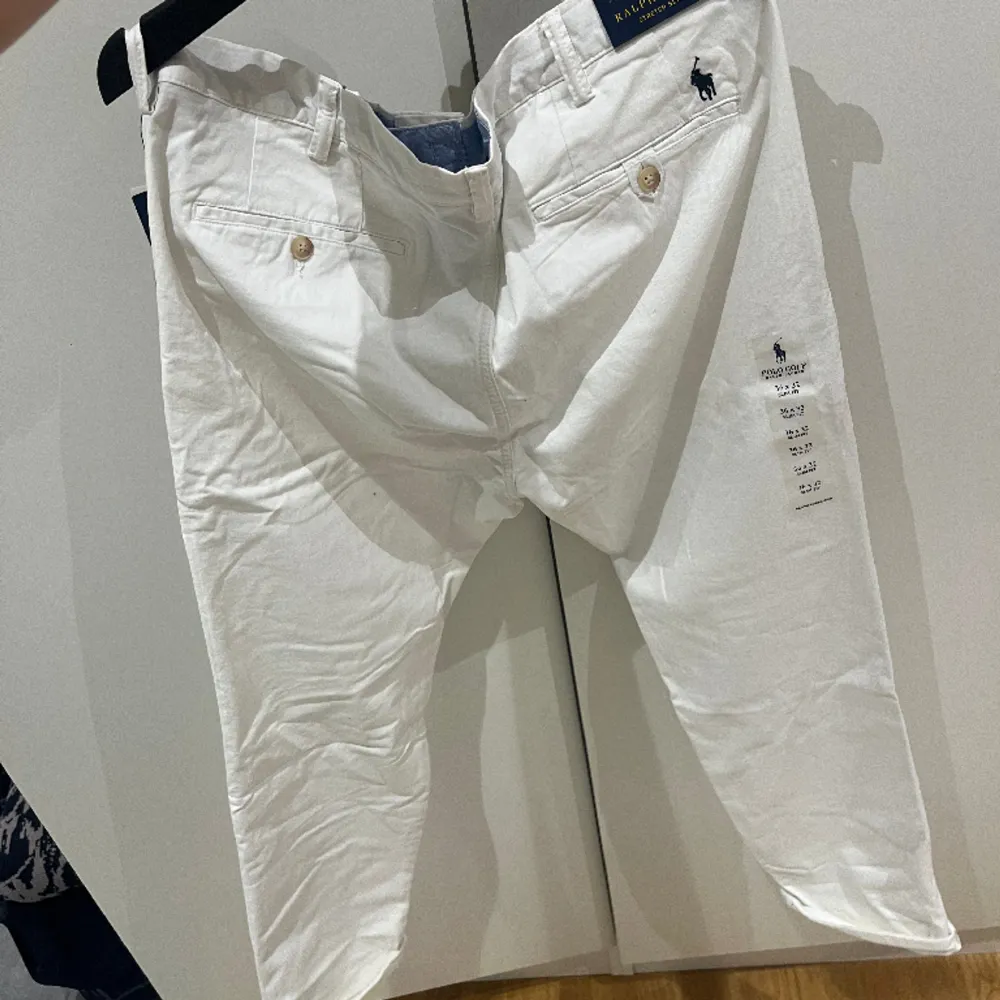 Helt nya med prislappen på, Ralph Lauren chinos, nypris 1600  W36 L32. Jeans & Byxor.