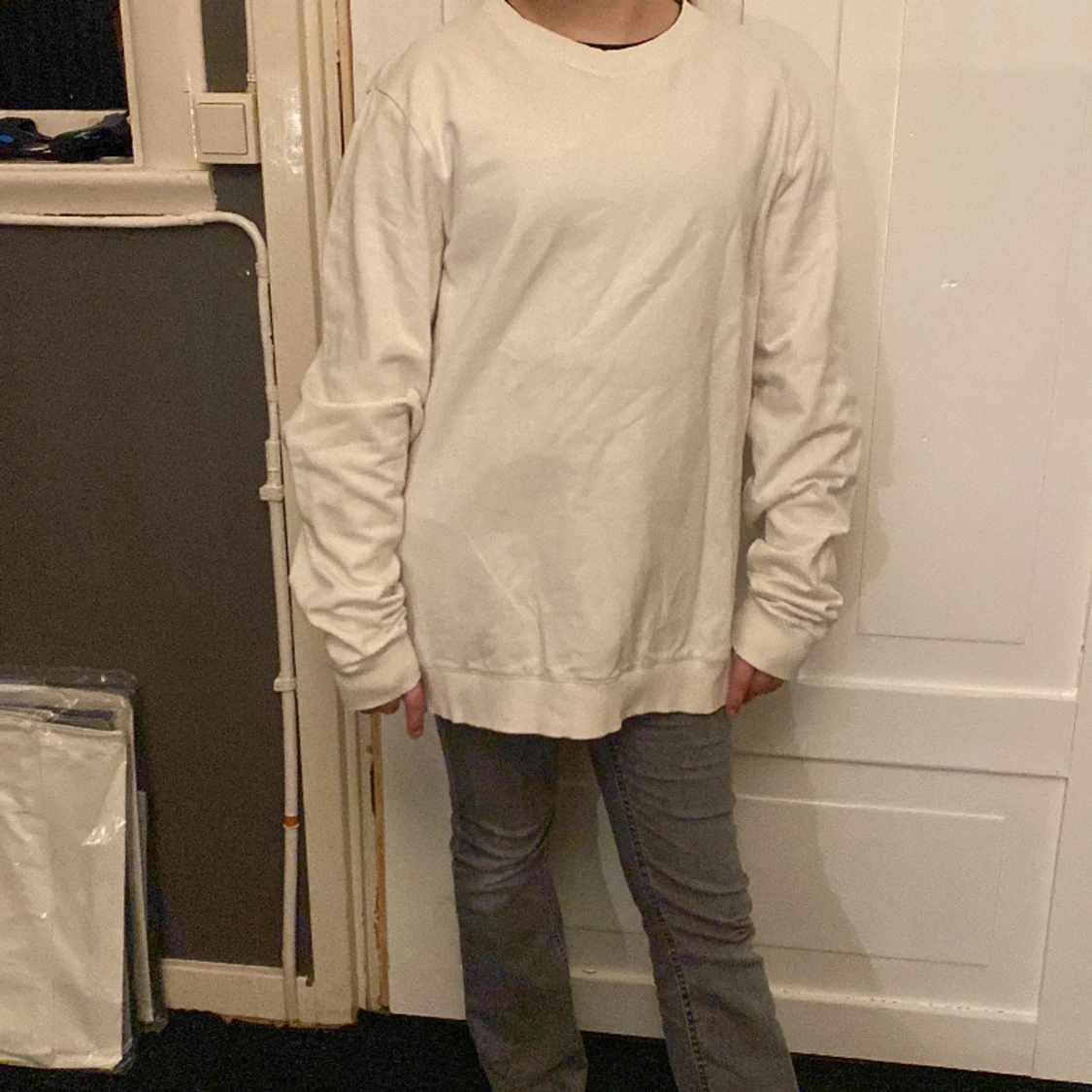 Vit tröja med dragkedja 