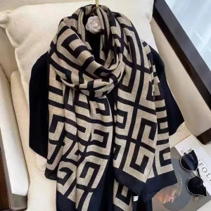 Skarf - Helt ny skarf   100kr plus frakt 