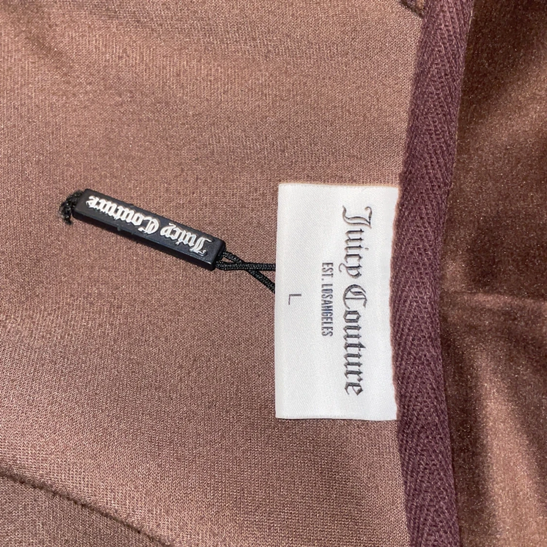 Säljer denna Juicy couture koftan andvänd 4 gånger  - 91