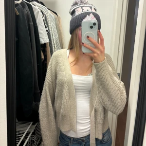 Beige kofta  - Söt beige kofta från Zara! 💕💕Fint skick🥰