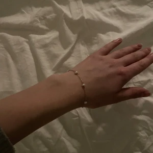 Sisi Copenhagen armband med pärlor  - Köpt ny, är i välldigt bra skick och är aldrig använd.  