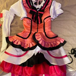 KiraKira Sensation Honoka - säljer (kan ksk byta) kirakira sensation honoka, använd 1 gång. peruk ingår ej. tjockt och bra material, strumpor gjorda av ull. köpt för ca 1500kr, betalar ej för frakt. dm för fler bilder och info/mått. 