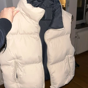 Väst - Från new yorker, köptes för 3 år sedan men aldrig använt!