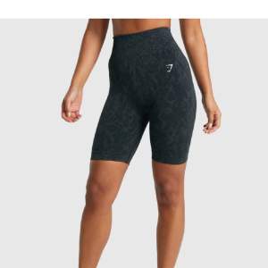 Fina gymshark shorts i storlek xs