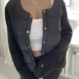 Cardiganen  - Så fin cardigan i perfekt skick!😍 Skriv för fler bilder💕