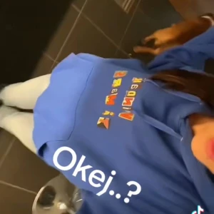 VINDARNA PÅ MARS  - TRYCK INTD PÅ KÖP NU! Intressekoll på min vindarna på mars tröja ❤️den tvättas nu men kollar storlek sen