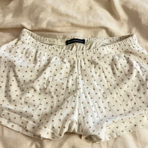 Brandy Melville Pyjamas set  - Jag ska sätta igång en budgivning om appen börjar fungera igen