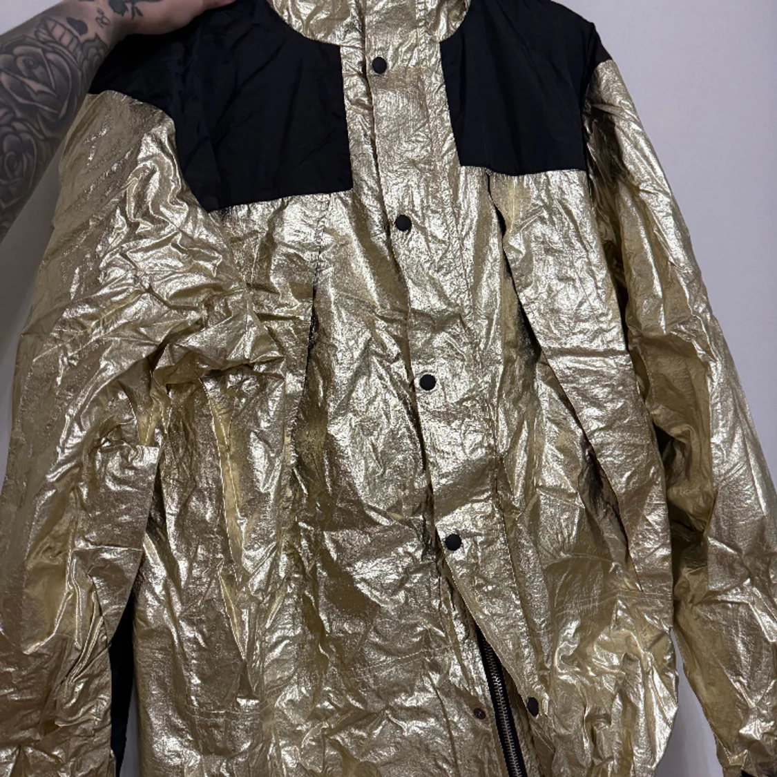 Guldfärgad jacka herr