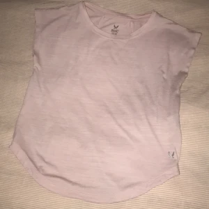 Gympa t-shirt - Bra kondition, säljer den för att den är liten.