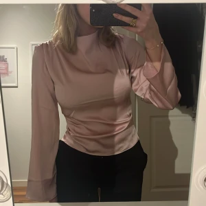 Blus - Söt blus💕