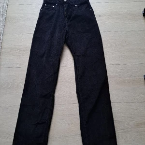 Byxa - Manchestertyg  Aldrig använda  Stl 34  Fr Gina  Prislappen sitter kvar  Frakt tillkommer 