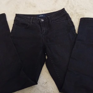 Pieces skinny jeans  - I bra skick, skinny jeans från pieces. Original pris på runt 300, säljer för halva det, 150kr, pris kan diskuteras. 