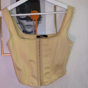 Gul topp - Fin gul topp från bikbok 40kr + frakt🫶🏼