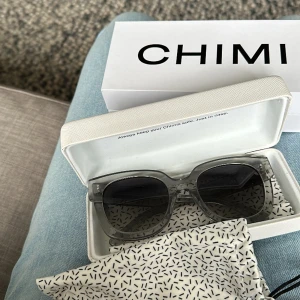 Chimis  - Säljer mina as snygga chimis, jätte fint skick ( inga repor alls ) Köpta för 1250 och säljs för 900, pris kan diskuteras 🥰🥰skriv för fler bilder eller frågor. Box medföljer