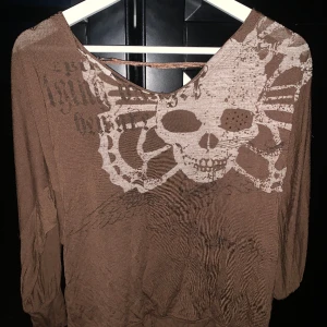 Cool tröja - Jättesnygg tröja med öppen rygg