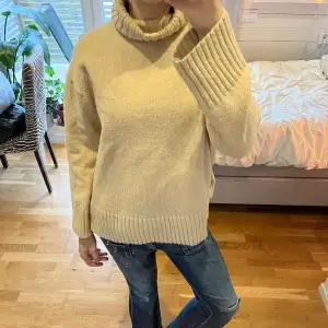 Beige polotröja från hm🥰 