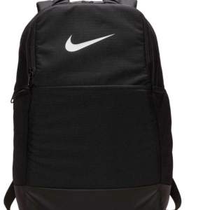 Nike ryggsäck, fint skick inget märkvärdigt att tillägga, inga defekter som ny rättare sagt, använd några gånger. Skriv för fler bilder eller frågor! Köpt för 500kr! Pris kan diskuteras 