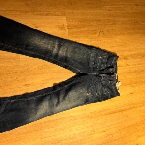Snygga nästan nya jeans från Zara - Stl 36