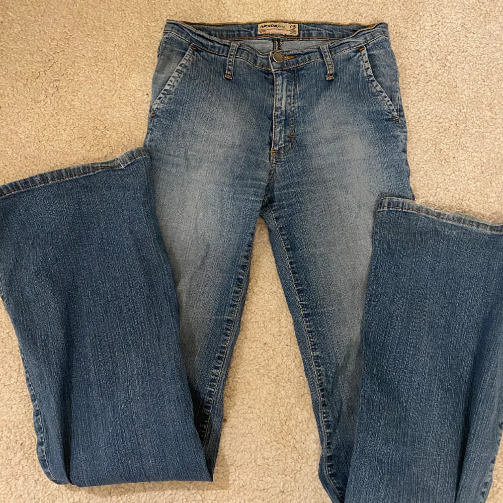 Vintage bootcut jeans från nexos jeans Midjemåttet rakt över: 33,5 Innerben: 84 🩷🌸. Jeans & Byxor.