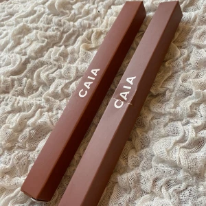 Caia Läppennor - Säljer läppennorna Lovisa & Bianca. Helt oanvända. 100kr st (ord pris 145 kr st) eller båda för 180.