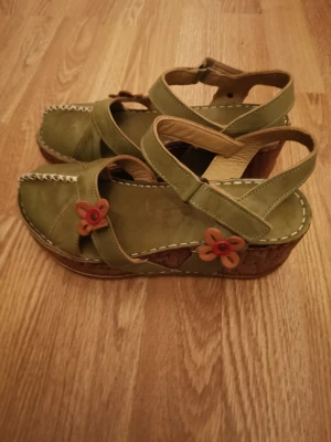 Sandaler Charlotte of sweden 39 - Gröna sandaler från Charlotte of sweden i mycket gott skick och bekväma. Storlek 39 