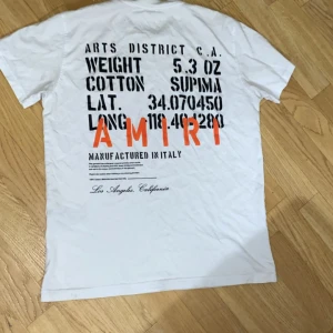Amiri district t shirt - Helt ny Amiri t shirt storlek M som har ett värda på 5 tusen  Men säljs för cirka 1000 pris kan diskuteras 