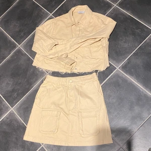 Beige set - Beige kjol och jeans jack set 