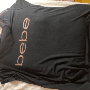 Jätte fin bebe tröja - Super söt! Bara använd en gång Storleken är M men sen passar S