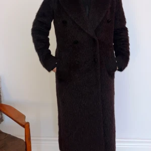 Brun ullkappa - Brun ullkappa  Dubbelbröstad Otrolig kvalitet!! Från Marlene Birger