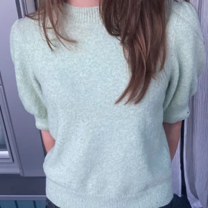 Veromoda stickad T-shirt - Jättefin stickad T-shirt! Pris kan diskuteras 