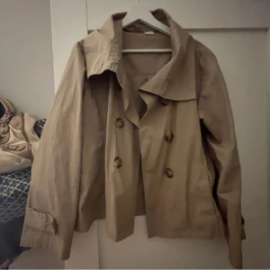 Trenchcoat  - Så fin vårjacka! 