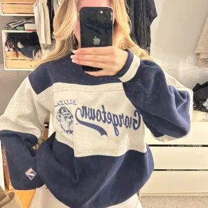 vintage sweatshirt  - lite oversized sweatshirt, vintage så okänt märke. Bra skick