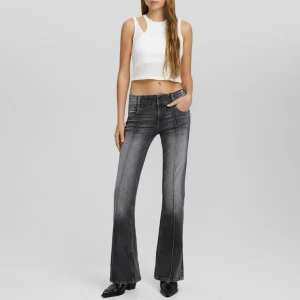 Lågmidjade jeans,strl 38 - Använda max 5ggr. Från zalando. Pris kan diskuteras!