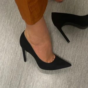 Pumpa  - Sprillans nya pumps från BERSHKA oanvända . 