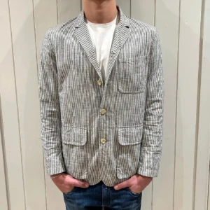 Randig Kavaj  - Köpt hör på Plick, men passade ej! Väldigt fint skick! 