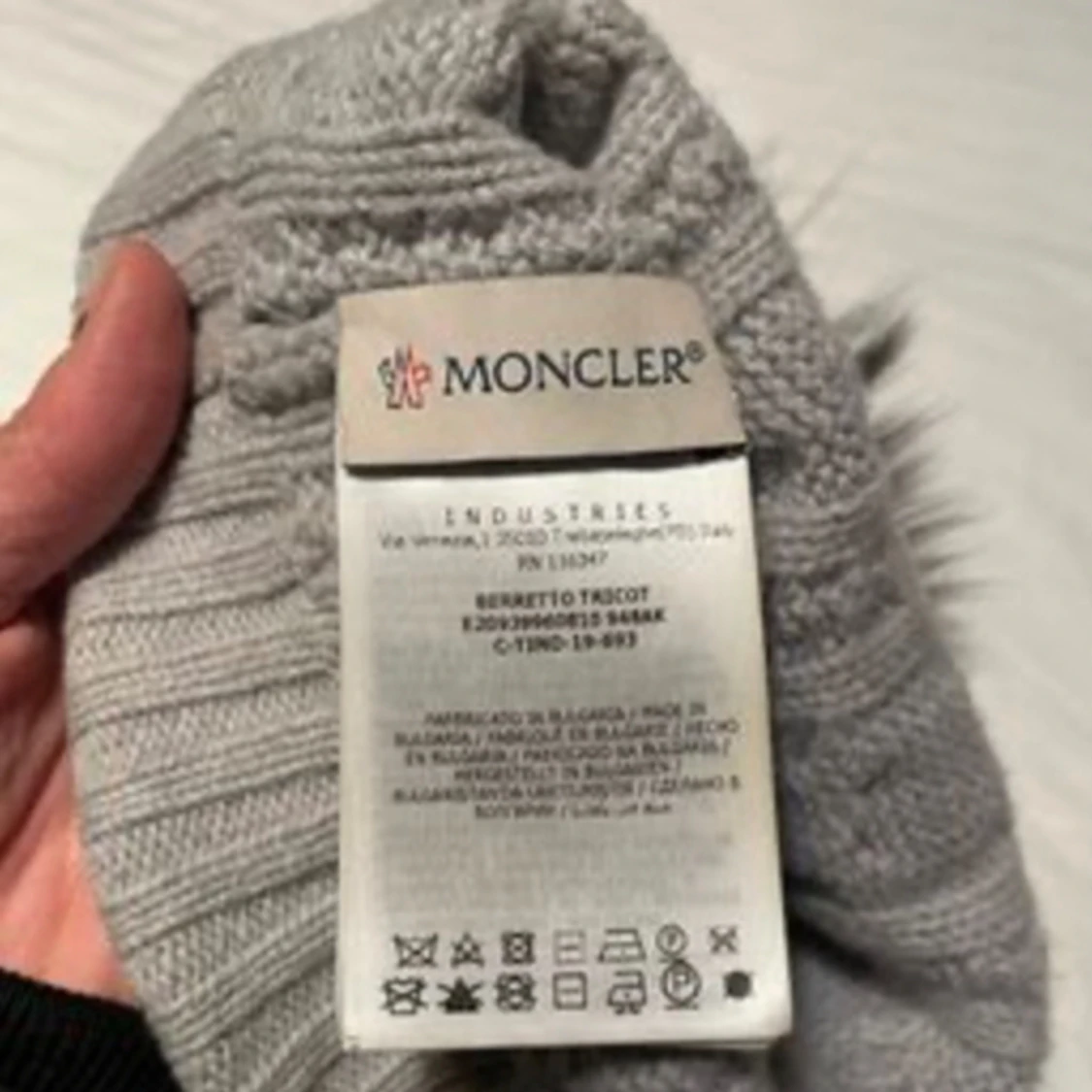 Moncler mössa - 91