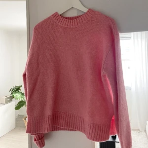 Stickad tröja - Stickad tröja från HM, använd ett fåtal gånger