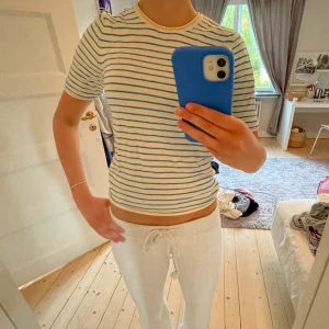 Randig t-shirt  - Sjukt snygg randig t-shirt från zara! Den är finstickad och passar perfekt till sommarn💙