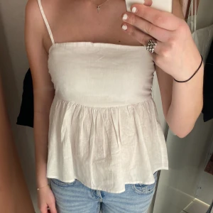 Blus  - Snygg blus från Gina tricot. Använd en gång. 