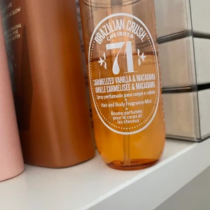 sol de janeiro 71 - Säljer för doften passar inte mig,det är mer än hälften kvar,.Kan mötas upp i Gbg så köparen släpper frakt!💕