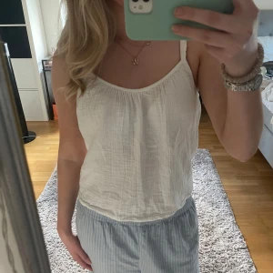 Linnetopp - Supersöt linnetopp från Gap, knappt använd!🌸