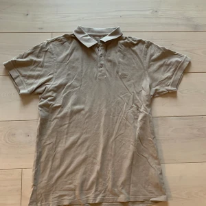 Rip Curl Piké  - Piké från Rip curl, strl M, väldigt lite använd, liten broderad logga på bröstet 