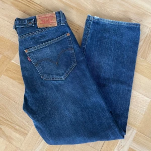 Baggy Levis jeans - Vintage Levis jeans med snygg fade, passform👊 storlek W33L32, dom har en loose passform🔥 