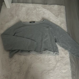 Tröja  - Grå magtröja som har används några gånger men inte har några skador 😊