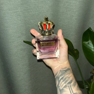 Jean Paul gaultier scandal perfym - Använt Max 10 gånger som kan ses på bilden, säljes för jag inte använder den mer. Nypris 1100 säljes för 299. Kan fota fler bilder i pm om de behövs 