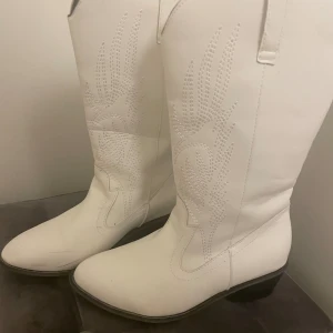 Cowboy stövlar - Nyskick aldrig använda, köptes second hand 😉